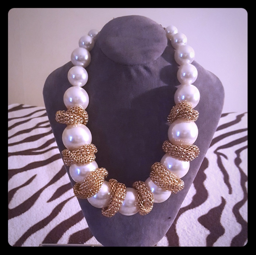 Pearl Necklace & Earring Set